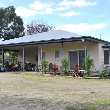 Back Valley Farmstay Bed And Breakfast Victor Harbor Exterior photo